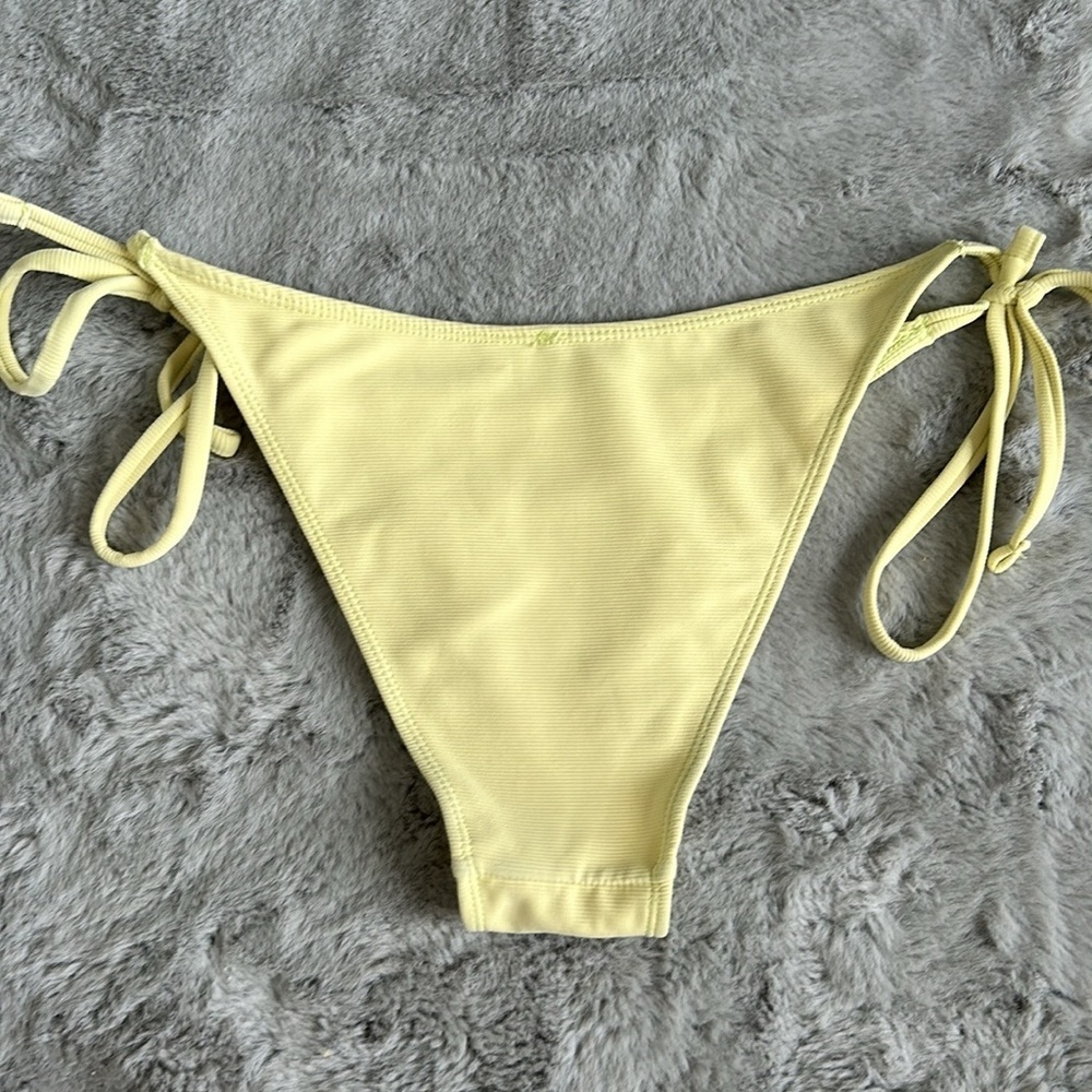 WILO the Label Ribbed String Bikini Bottom S - Picture 3 of 3